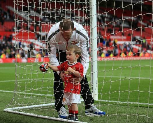 Manchester United ManU s Wayne Rooney with his son Klay Barclays Premier League - Manchester United vs Arsenal - Old Trafford - England - 17th May 2015 - Picture David Klein Sportimage EDITORIAL USE ONLY. No use with unauthorised audio, video, data, fixture lists, club league logos or live services. Online in-match use limited to 120 images, no video emulation. No use in betting, games or single club league player publications.