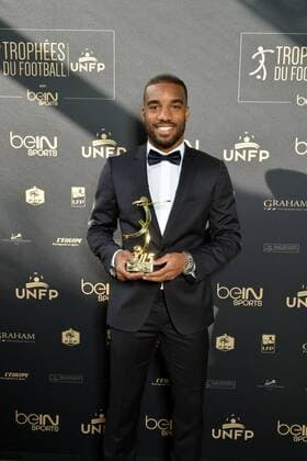 Fußball, Frankreich, Ehrung durch französische Spieler-Gewerkschaft Alexandre Lacazette (Lyon) - Spieler des Jahres : Trophees UNFP du Football - 17 05 2015 AnthonyBIBARD FEP Panoramic 