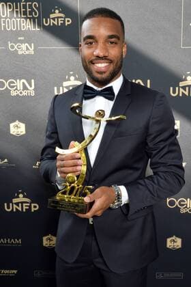 Fußball, Frankreich, Ehrung durch französische Spieler-Gewerkschaft Alexandre Lacazette (Lyon) - Spieler des Jahres : Trophees UNFP du Football - 17 05 2015 AnthonyBIBARD FEP Panoramic 