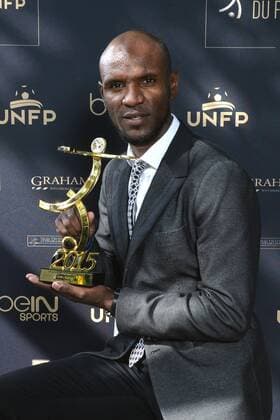 Aktuell Fußball, Frankreich, Ehrung durch französische Spieler-Gewerkschaft ERIC ABIDAL - Ehrentrophäe : Trophees UNFP du Football - 17 05 2015 AnthonyBIBARD FEP Panoramic 
