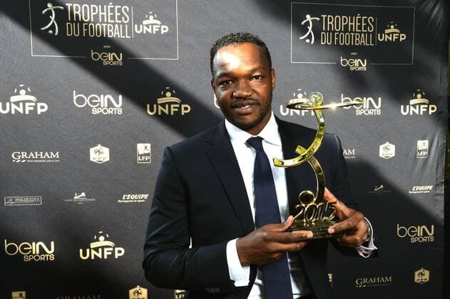 Aktuell Fußball, Frankreich, Ehrung durch französische Spieler-Gewerkschaft Steve Mandanda (Marseille) - Bester Torwart Ligue 1 FOOTBALL : Trophees UNFP du Football - 17 05 2015 AnthonyBIBARD FEP Panoramic 