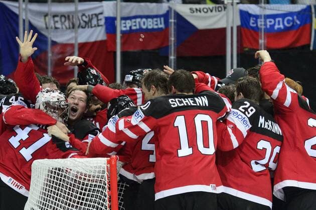 Canadian players celebrate their victory of the Ice hockey Eishockey World Championship WM Weltmeisterschaft after the final duel for gold medal Canada vs Russia in Prague, Czech Republic, May 17, 2015. (CTKxPhoto MichalxKamaryt) CTKPhotoP201505170724201  kmt 17