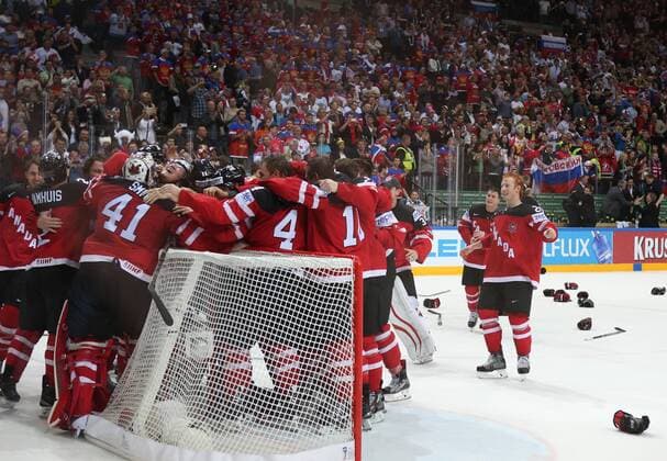 Ice hockey Eishockey - IIHF Ice Hockey WC 2015 PRAGUE,CZECH REPUBLIC,17.MAY.15 - ICE HOCKEY - IIHF World Ice Hockey Championships, international match Länderspiel final, Canada vs Russia, award ceremony. Image shows the rejoicing of team CAN. Keywords: medal, trophy. GEPAxpictures xAndreasxPranter