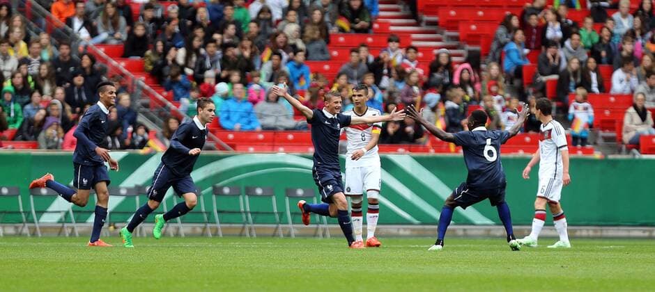 DFB Deutschland, Stuttgart, 20.05.2015, Fussball, FIFA Länderspiel Junioren, U16 Deutschland DFB - U16 Frankreich: mi. Mikael Cuisance (Frankreich); Jubel Tor 0:2 Cuisance.