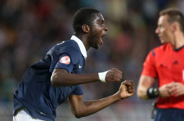 22.05.2015 Burgas(Bulgaria) Germany-France U17 U 17 Final European Championship EM Europameisterschaft men s football Odsonne Edouard(L) France celebrate first goal :Str 