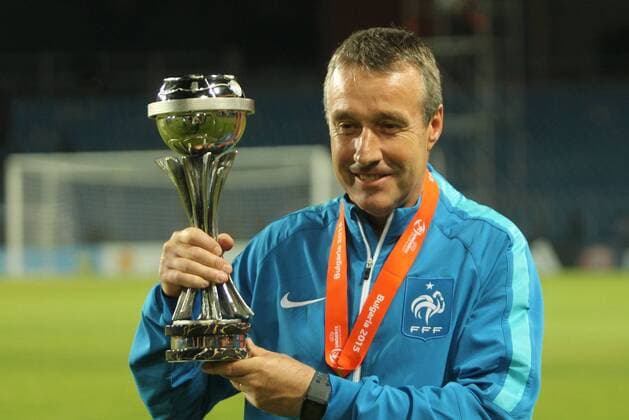 22.05.2015 Burgas(Bulgaria) Germany-France U17 U 17 Final European Championship EM Europameisterschaft men s football jean-Claude Giuntini France U17 head coach with European champion trophy : 