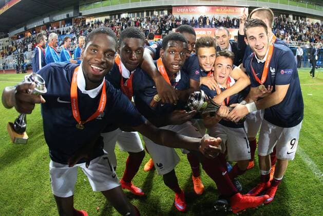 22.05.2015 Burgas(Bulgaria) Germany-France U17 U 17 Final European Championship EM Europameisterschaft men s football Odsonne Edouard(L),Mamadou Doucoure(3L), Lorenzo Callegari(4L),Jordan Rambaud(5L) and Maxime Pelican(r) France :Str 