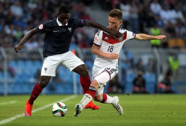 22.05.2015 Burgas(Bulgaria) Germany-France U17 U 17 Final European Championship EM Europameisterschaft men s football Jean-Victor Makengo (L) France stopped Jonas Busam(r) Germany : 