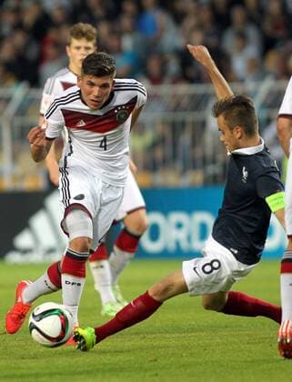 22.05.2015 Burgas(Bulgaria) Germany-France U17 U 17 Final European Championship EM Europameisterschaft men s football Gokhan Gül (L) Germany Timothe Cognat(r) France : 