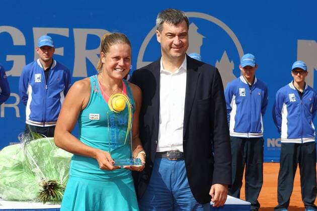 23.05.2015 - Tennis - WTA Tennis Damen - Nürnberger Versicherungs Cup 2015 - Finale - MaWi - Siegerin Karin Knapp (ITA), links - Dr. Markus Söder, rechts