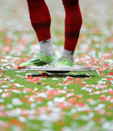 23. Mai 2015: München, Allianz Arena: Fussball 1. Bundesliga, 34. Spieltag: FC Bayern München - FSV Mainz 05: Die Meisterschale steht verlassen auf dem Rasen.
