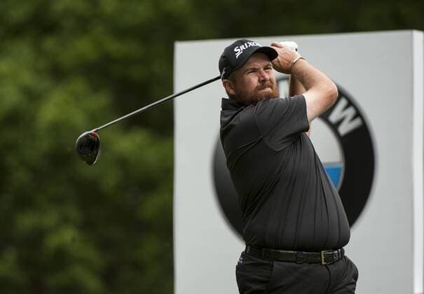 24.05.2015. Wentworth, England. BMW PGA Golf Herren Golf Championship. Final Round. Shane Lowry IRE Tee shot 3rd hole during the final round of the 2015 BMW PGA Championship from The West Course Wentworth Golf Club xStephenxBartholomewx  ActionPlus11623504