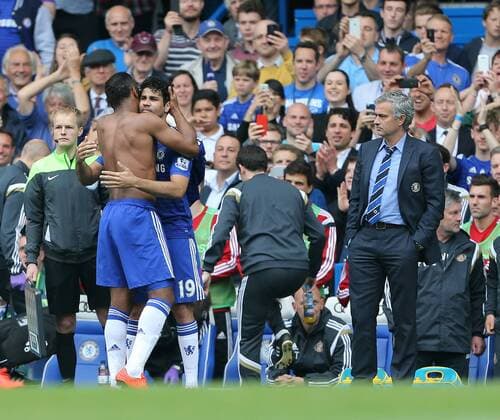Chelsea s Didier Drogba gets substituted on 30 minutes play by Jose Mourinho Barclays Premier League - Chelsea vs Sunderland - Stamford Bridge - England - 24th May 2015 - Picture David Klein Sportimage EDITORIAL USE ONLY. No use with unauthorised audio, video, data, fixture lists, club league logos or live services. Online in-match use limited to 120 images, no video emulation. No use in betting, games or single club league player publications.