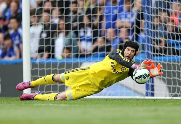 Chelsea s Petr Cech pulls off a save Barclays Premier League - Chelsea vs Sunderland - Stamford Bridge - England - 24th May 2015 - Picture David Klein Sportimage EDITORIAL USE ONLY. No use with unauthorised audio, video, data, fixture lists, club league logos or live services. Online in-match use limited to 120 images, no video emulation. No use in betting, games or single club league player publications.
