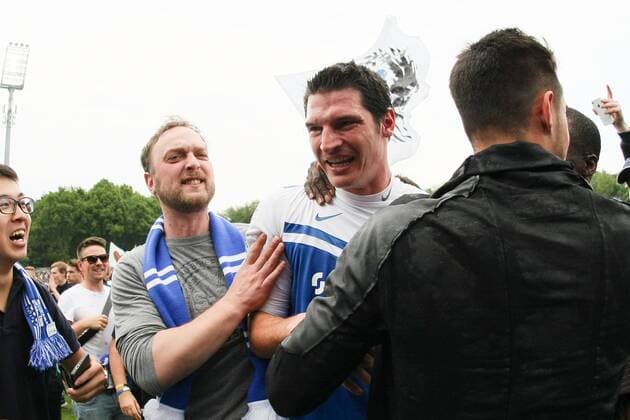 24.05.2015, xjfx, Fussball 2.Bundesliga, SV Darmstadt 98 - FC St.Pauli, v.l. Dominik Stroh-Engel (SV Darmstadt 98),jubeln jubelt nach Spielende.