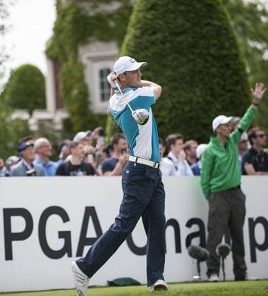 24.05.2015. Wentworth, England. BMW PGA Golf Herren Golf Championship. Final Round. Martin Kaymer GER on the first tee. Final round of the 2015 BMW PGA Championship from The West Course Wentworth Golf Club xStephenxBartholomewx  ActionPlus11623760