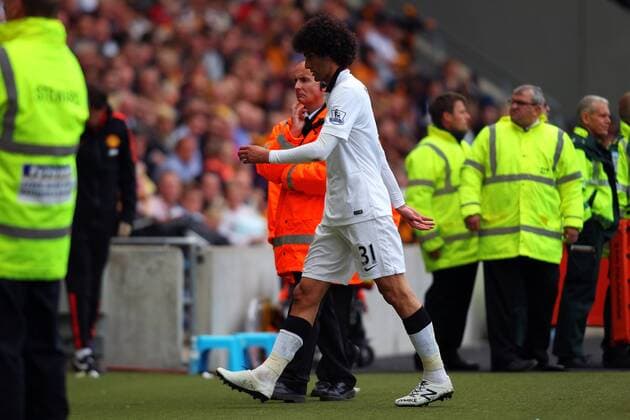 24.05.2015. Hull, England. Barclays Premier League. Hull versus Manchester United ManU Marouane Fellaini of Manchester United is shown the red card and sent off for his foul on Paul McShane of Hull City xPaulxKeevilx  ActionPlus11623797