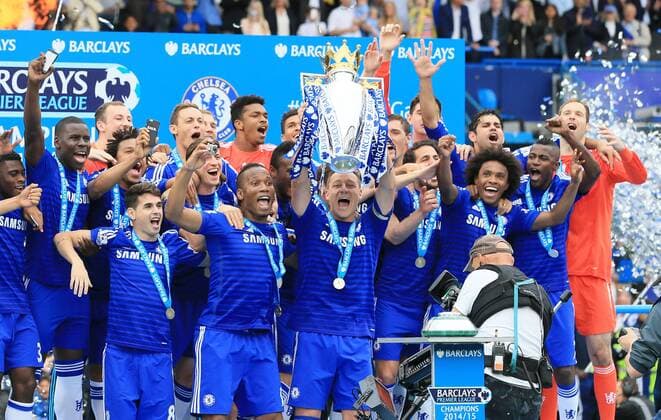 Aktuell Fußball, England, Premier League, Meisterfeier FC Chelsea Chelsea s John Terry celebrates with the trophy Barclays Premier League - Chelsea vs Sunderland - Stamford Bridge - England - 24th May 2015 - Picture David Klein Sportimage EDITORIAL USE ONLY. No use with unauthorised audio, video, data, fixture lists, club league logos or live services. Online in-match use limited to 120 images, no video emulation. No use in betting, games or single club league player publications.