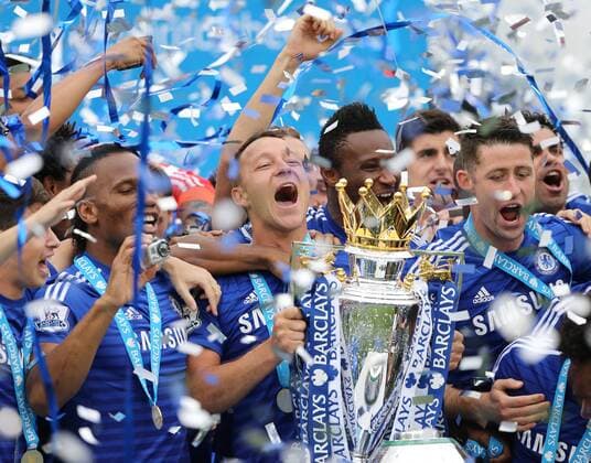 Aktuell Fußball, England, Premier League, Meisterfeier FC Chelsea Chelsea s John Terry celebrates with the trophy Barclays Premier League - Chelsea vs Sunderland - Stamford Bridge - England - 24th May 2015 - Picture David Klein Sportimage EDITORIAL USE ONLY. No use with unauthorised audio, video, data, fixture lists, club league logos or live services. Online in-match use limited to 120 images, no video emulation. No use in betting, games or single club league player publications.