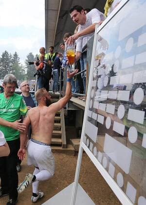vl. Emotionen, Freude, Jubel, Begeisterung, Triumph nach dem Spiel Marco Sailer (SV Darmstadt 98) Dominik Stroh-Engel (SV Darmstadt 98) SV Darmstadt 98 - FC St. Pauli, Fussball, 2. FBL, 24.05.2015 , Copyright: Voelker Eibner-Pressefoto EP_TVR