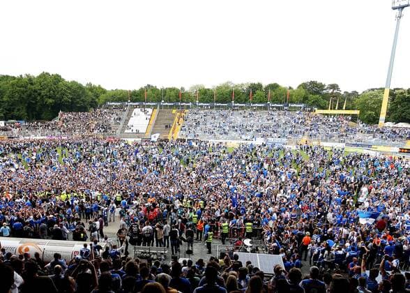 vl. Emotionen, Freude, Jubel, Begeisterung, Triumph nach dem Spiel Darmstaedter Fans SV Darmstadt 98 - FC St. Pauli, Fussball, 2. FBL, 24.05.2015 , Copyright: Voelker Eibner-Pressefoto EP_TVR