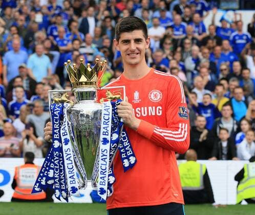 Aktuell Fußball, England, Premier League, Meisterfeier FC Chelsea Chelsea s Thibaut Courtois celebrates with the trophy Barclays Premier League - Chelsea vs Sunderland - Stamford Bridge - England - 24th May 2015 - Picture David Klein Sportimage EDITORIAL USE ONLY. No use with unauthorised audio, video, data, fixture lists, club league logos or live services. Online in-match use limited to 120 images, no video emulation. No use in betting, games or single club league player publications.