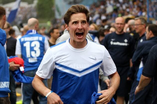 24.05.2015 Darmstadt, Merck-Stadion am Böllenfalltor 2. Bundesliga Saison 2014 2015 SV Darmstadt 98 (Lilien) - FC St. Pauli Aktion, Emotionen,Schlussjubel Sandro Sirigu (SV98)