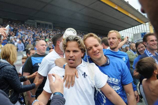 24.05.2015 Darmstadt, Merck-Stadion am Böllenfalltor 2. Bundesliga Saison 2014 2015 SV Darmstadt 98 (Lilien) - FC St. Pauli Cotrainer Sascha Franz und MannschaftsarztKlaus Pöttgen (SV 98)