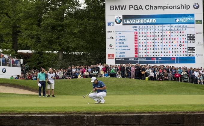 24.05.2015. Wentworth, England. BMW PGA Golf Herren Golf Championship. Final Round. Byeong Hun An KOR lines up the final putt to win the 2015 BMW PGA. Byeong Hun An KOR won the BMW PGA with a score of 21 under par. xStephenxBartholomewx  ActionPlus11623871