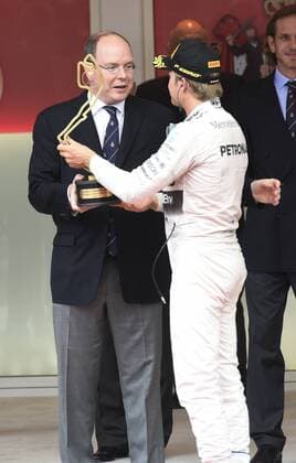 ROSBERG Nico F1 Team Mercedes AMG Sieger GP von Monte Carlo bei der Siegeehrung mit Fuerst Albert der II. und Fuerstin Charlene von Monaco mit Andrea Casiraghi und Pierre Casiraghi Formel 1 GP von Monaco 2015 in Monte Carlo am 24.Mai 2015 in Monte Carlo 
