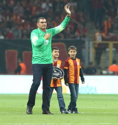 Turkey super league derby match between Galatasaray and Besiktas at Turk Telkom Arena stadium in Istanbul on May 24, 2015. Final Score: Galatasaray 2 - Besiktas 0 Pictured: Ex Galatasaray goalkeeper Faryd Mondragon 