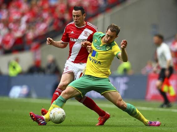 Football - 2015 Championship Play-Off Final - Middlesbrough vs. Norwich City Norwich CityâÄ™s Steven Whittaker in action against MiddlesbroughâÄ™s Lee Tomlin at Wembley. COLORSPORT KEN SUTTON  5515-1