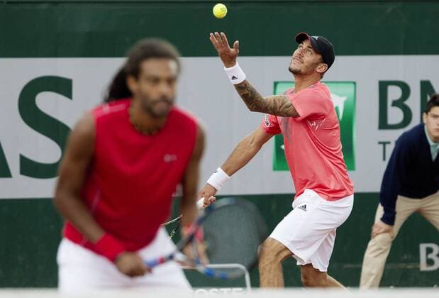 TENNIS - ATP Tennis Herren French Open 2015 PARIS,FRANCE,26.MAY.15 - TENNIS - ATP World Tour, Grand Slam, Roland Garros, French Open, doubles. Image shows Dustin Brown (GER) and Andreas Haider-Maurer (AUT). GEPAxpictures xMatthiasxHauer