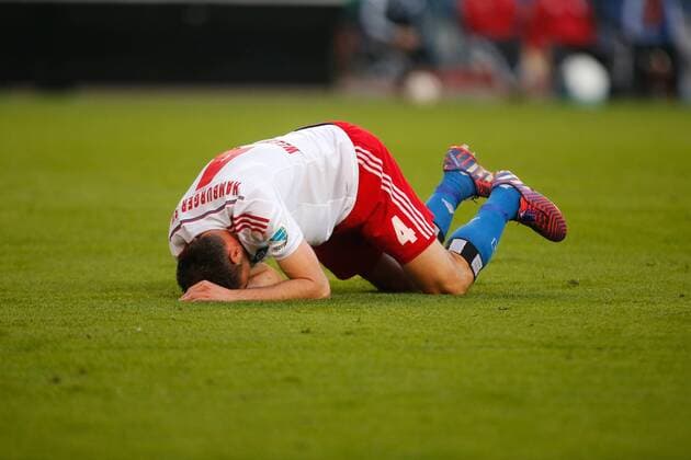Hamburg, 28. Mai 2015 - Fußball, 1. Bundesliga 2014 15, Relegation, Hamburger SV - Karlsruher SC: Heiko Westermann (Hamburger SV, 4) (HINWEIS: VERWENDUNG NUR IN DEUTSCHLAND, ÖSTERREICH, SCHWEIZ UND UNGARN - PUBLICATION IN GERMANY, AUSTRIA, SWITZERLAND AND HUNGARY ONLY!) 