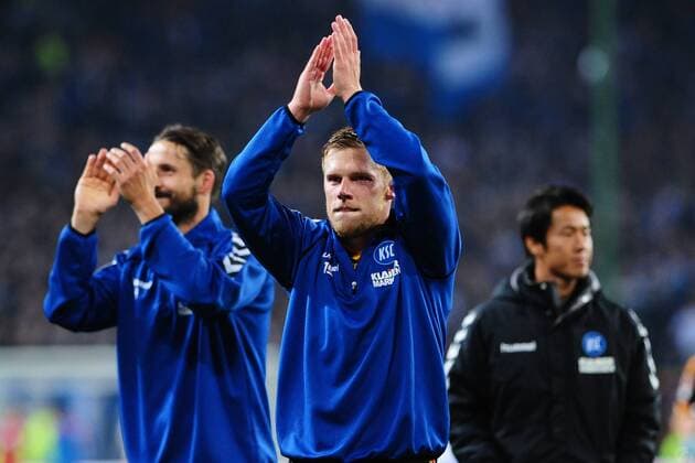 Fussball 1. Bundesliga Relegation Hamburger SV - Karlsruher SC am 28.05.2015 in der Imtech Arena in Hamburg Rouwen Henning ( Karlsruhe ) nach dem Spiel