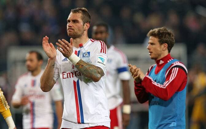 28.05.2015, Fussball Saison 2014 2015, Relegation Hinspiel, Hamburger SV - Karlsruher SC in der IMTECH-Arena Hamburg, Pierre-Michel Lasogga (mi., Hamburg) 