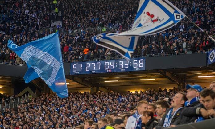 FUSSBALL 1. BUNDESLIGA SAISON 2014 2015 RELEGATION HINSPIEL Hamburger SV - Karlsruher SC 28.05.2015 Die HSV-Bundesliga Uhr tickt noch 