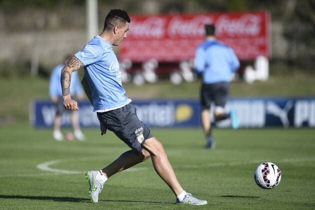 Uruguayan National Football Team player Jose Maria Gimenez takes part in a training session, at Uruguay Celeste sports complex, in Canelones, 30km from Montevideo, capital of Uruguay, on May 28, 2015. Uruguayan National Football Team prepared to take part in the Copa America 2015, to be held from June 11 to July 4 in Chile. Nicolas Celaya) (jg) (SP)URUGUAY-CANELONES-COPA AMERICA-TRAINING e NICOLASxCELAYA 
