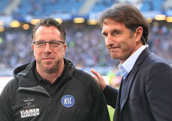 28.05.2015, Fussball Saison 2014 2015, Relegation Hinspiel, Hamburger SV - Karlsruher SC in der IMTECH-Arena Hamburg, v.l. Trainer Markus Kauczinski (Karlsruhe) und Trainer Bruno Labbadia (Hamburg) 