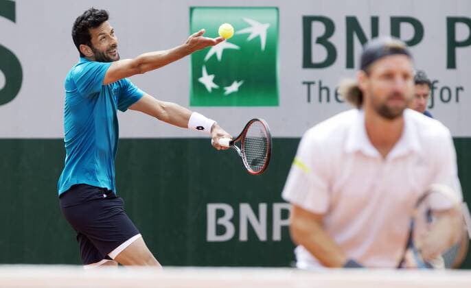 TENNIS - ATP Tennis Herren French Open 2015 PARIS,FRANCE,29.MAY.15 - TENNIS - ATP World Tour, Grand Slam, Roland Garros, French Open, doubles. Image shows Julian Knowle (AUT) and Andre Begemann (GER). GEPAxpictures xMatthiasxHauer
