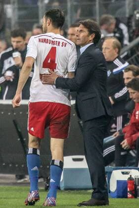 Deutschland, Hamburg , Imtech Arena, Fussball, 1. , 2. Bundesliga, Relegation, Hinspiel, Saison 2014 2015 , Hamburger SV - Karlsruher SC, Trainer Bruno Labbadia , Auswechslung Heiko Westermann( HSV)
