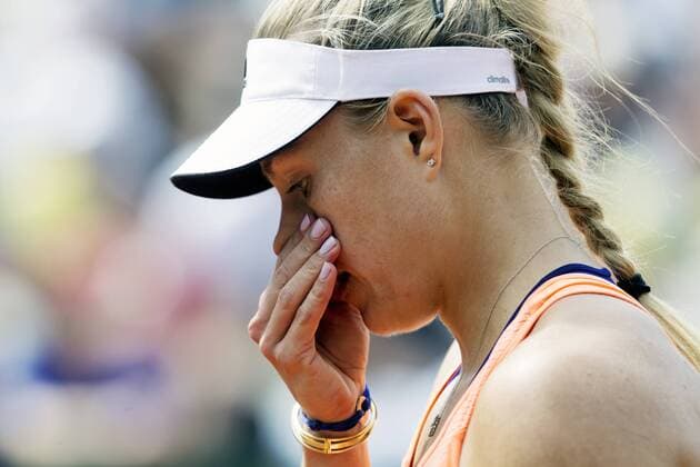 TENNIS - WTA Tennis Damen French Open 2015 PARIS,FRANCE,29.MAY.15 - TENNIS - WTA Tour, Grand Slam, Roland Garros, French Open. Image shows the disappointment of Angelique Kerber (GER). GEPAxpictures xMatthiasxHauer