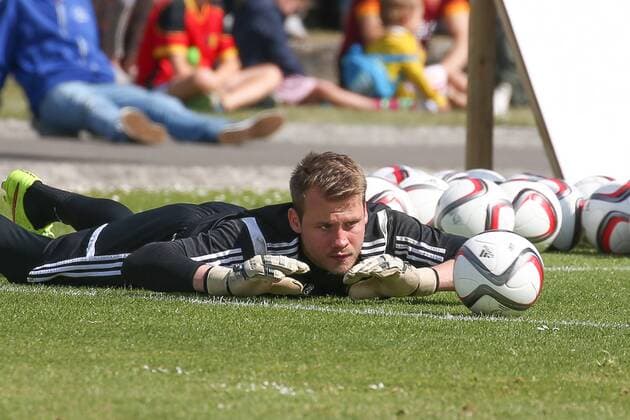 - KNOKKE-HEIST, BELGIUM: Belgium s goalkeeper Simon Mignolet pictured during a training session on the third day of the training camp of Belgian national soccer team The Red Devils in Knokke-Heist, Saturday 30 May 2015. The Devils are preparing for a friendly game against France and a Euro 2016 qualification game against Wales. BRUNOxFAHY  x04633415x