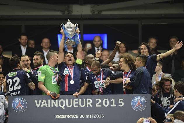 Thiago Silva (PSG) soulevant le trophee Jubel des joueurs Parisiens FOOTBALL : PSG - Finale coupe de France - 30 05 2015 