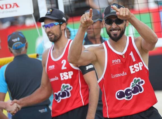 MOSCOW, RUSSIA. MAY 31, 2015. Spain s gold medalists Pablo Herrera (R) and Adrian Gavira react as they win the 2015 FIVB Beach volleyball Beachvolleyball Grand Slam men s tournament in Moscow. Artyom Korotayev TASS  TS004CF6
