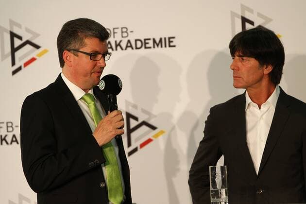 01.06.2015 Frankfurt am Main, Commerzbankarena Präsentation des Architektenentwurfs für die DFB-Akademie Portrait Herbert Fandel, der Vorsitzende der DFB-Schiedsrichterkommission und Joachim Löw Bundestrainer