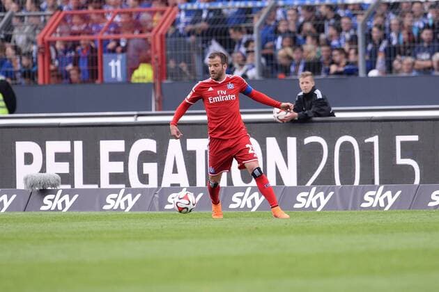 Fussball 1. Bundesliga Relegation Karlsruher SC - Hamburger SV am 01.06.2015 im Wildparkstadion in Karlsruhe Rafael van der Vaart ( Hamburg )