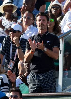 Patrick Mouratoglou - Couch und Freund von Serena Williams (USA) steht in der Spielerloge und applaudiert, Tennis - French Open 2015 - Grand Slam ITF ATP Tennis Herren WTA Tennis Damen - Roland Garros - Paris - - France - 4 June 2015. Juergen Hasenkopf
