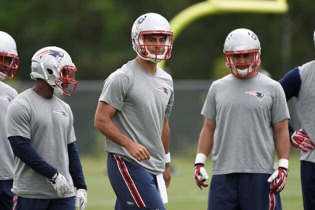 June 4, 2015 - Foxborough, Massachusetts, U.S. - New England Patriots quarterback Jimmy Garoppolo (10)(center) walks with the team during the New England Patriots organized team activities held on the practice fields at Gillette Stadium in Foxborough Massachusetts. Eric Canha CSM NFL American Football Herren USA 2015: Patriots OTA JUN 04 - ZUMAc04_