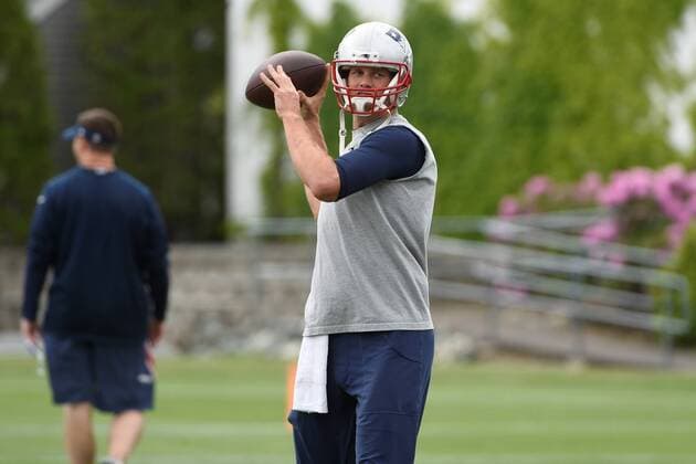 June 4, 2015 - Foxborough, Massachusetts, U.S. - New England Patriots quarterback Tom Brady (12) throws a pass during the New England Patriots organized team activities held on the practice fields at Gillette Stadium in Foxborough Massachusetts. Eric Canha CSM NFL American Football Herren USA 2015: Patriots OTA JUN 04 - ZUMAc04_